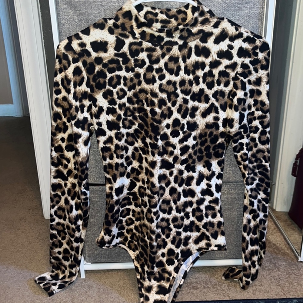 Leopard print long sleeve bodysuit from Windsor size S